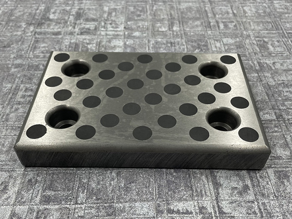 Introduction and product characteristics of self-lubricating slide plates